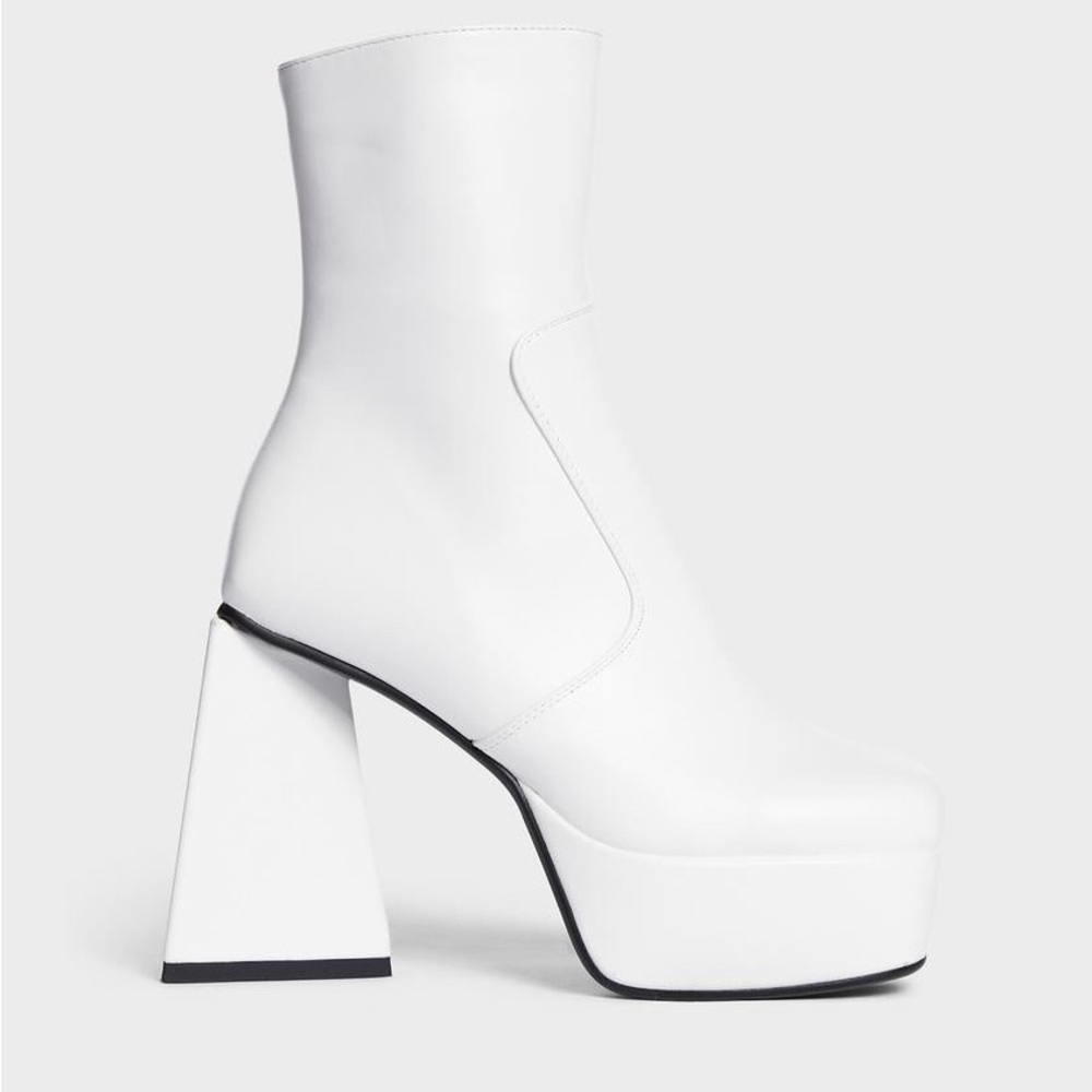 White Lamoda Boots